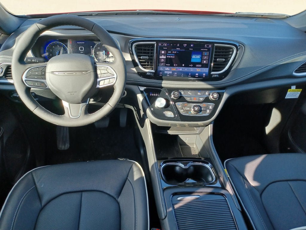 New 2027 Chrysler Pacifica Limited AWD/4WD image 24