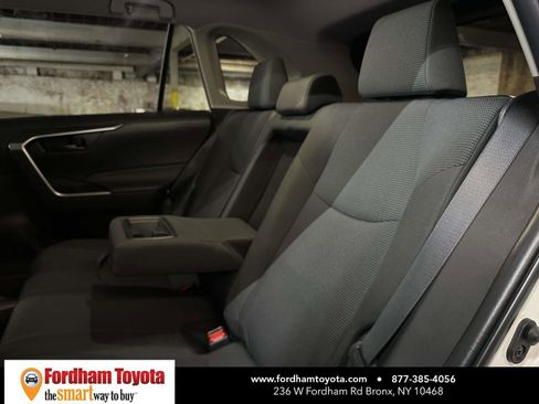 Used 2023 Toyota RAV4 LE AWD/4WD image 16