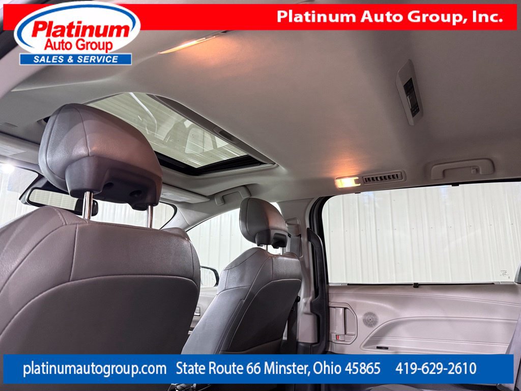 Used 2023 Toyota Sienna XLE AWD/4WD image 29