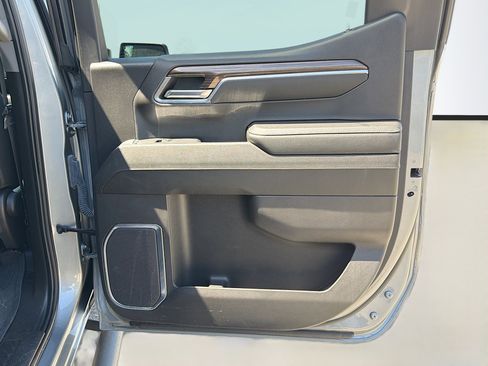 Used 2023 Chevrolet Silverado 1500 LT Trail Boss w/ Convenience Package II image 41