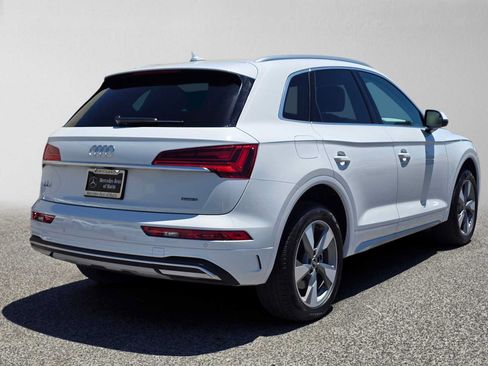 Used 2024 Audi Q5 2.0T Premium Plus w/ Premium Plus Package AWD/4WD image 3
