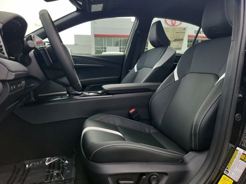 New 2026 Toyota Camry Hybrid AWD/4WD image 17