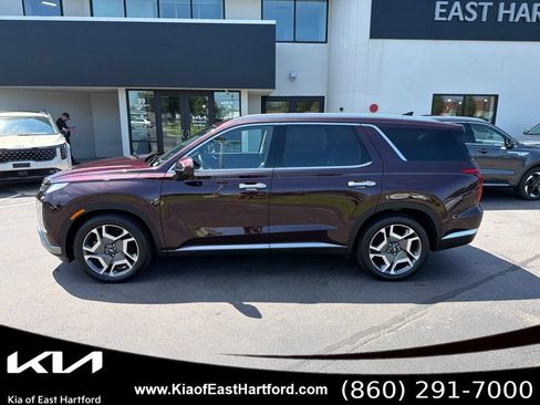 Used 2023 Hyundai Palisade Limited w/ Cargo Package AWD/4WD image 2