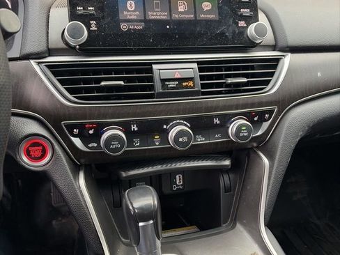 Used 2018 Honda Accord Touring image 7