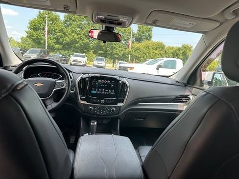 Used 2019 Chevrolet Traverse LT w/ LPO, Floor Liner Package FWD image 21