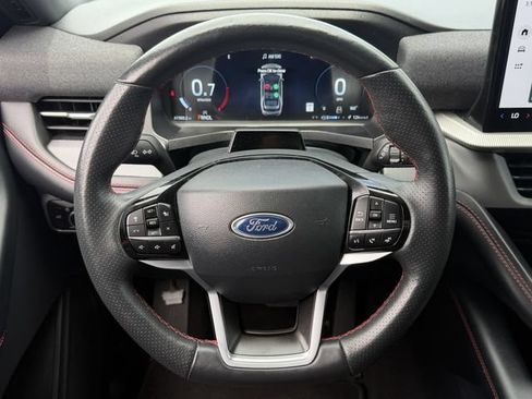 Used 2025 Ford Explorer ST-Line w/ ST-Line Street Pack AWD/4WD image 12