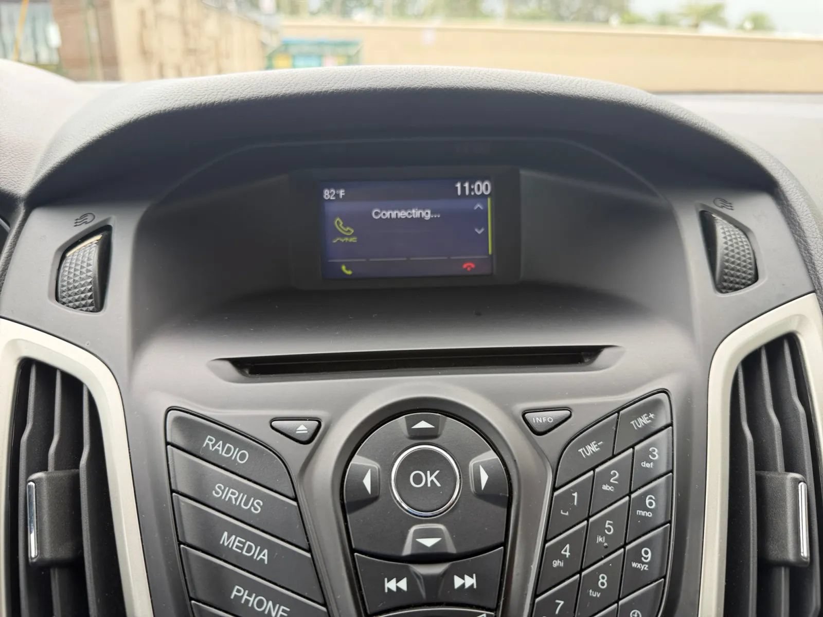 Used 2014 Ford Focus SE FWD image 22