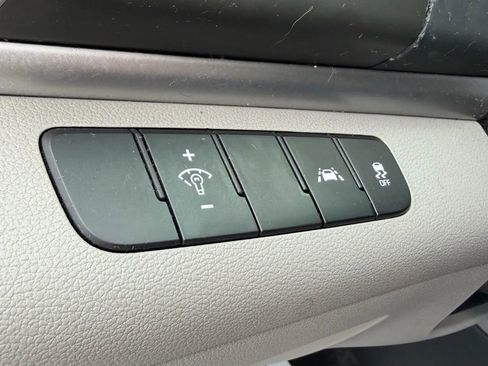 Used 2020 Hyundai Elantra SE FWD image 24