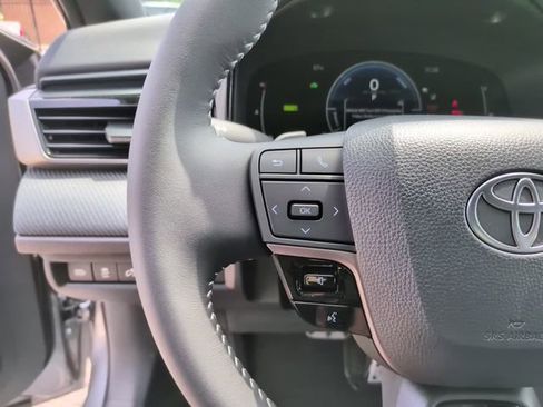 Used 2026 Toyota Camry SE FWD image 17