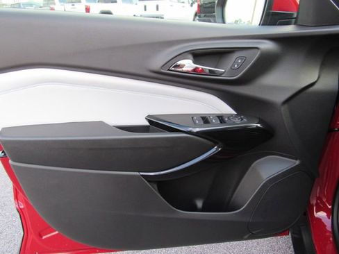 New 2026 Chevrolet Trax LT w/ Driver Confidence Package image 11