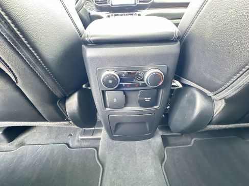 Used 2022 Ford Explorer Limited w/ Hybrid Equipment Group 310A AWD/4WD image 22