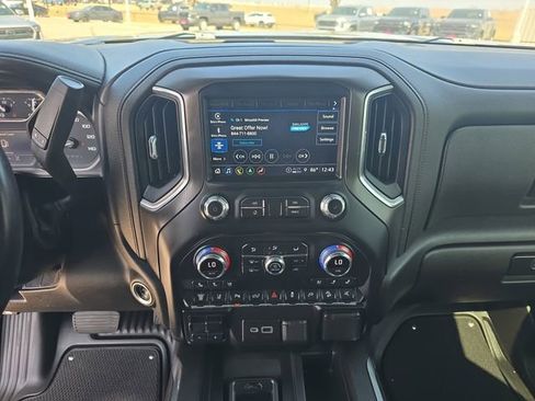 Used 2022 GMC Sierra 2500 AT4 w/ AT4 Preferred Package image 18