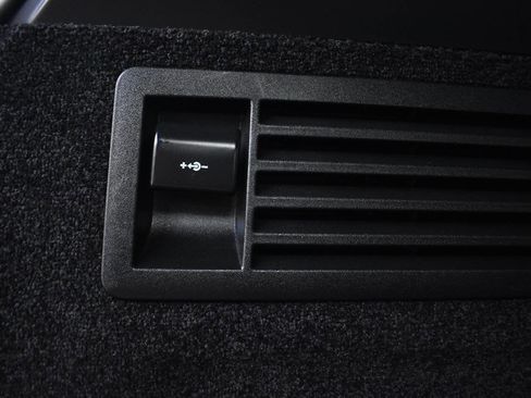 Used 2020 Land Rover Range Rover HSE image 10