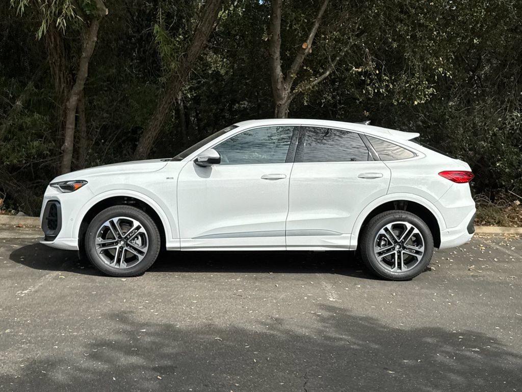 New 2026 Audi Q5 Premium AWD/4WD image 8