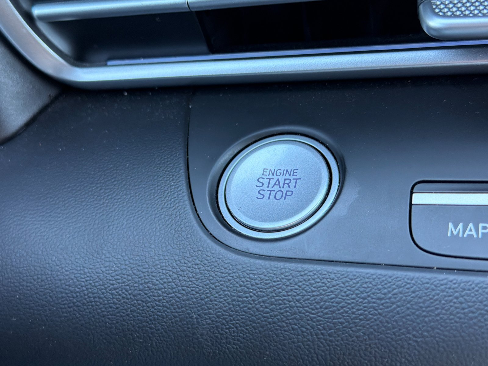 Used 2024 Hyundai Elantra Limited FWD image 22