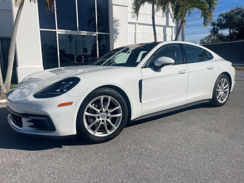Used 2018 Porsche Panamera RWD image 28