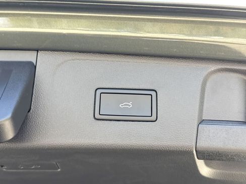 New 2026 Volkswagen Atlas SE image 18