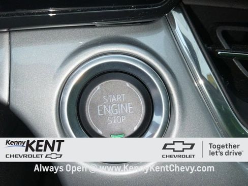 Certified 2025 Chevrolet Trax LT w/ LT Convenience Package image 18