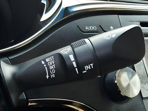 Used 2013 Toyota Avalon XLE image 24