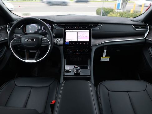 New 2025 Jeep Grand Cherokee Limited image 20