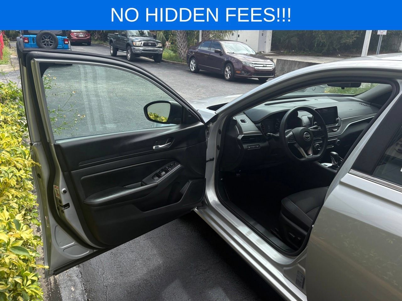 Used 2024 Nissan Altima 2.5 SV FWD image 5