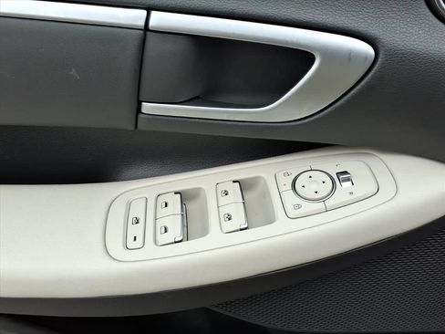 Used 2025 Hyundai Sonata SEL FWD image 19