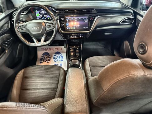 Used 2022 Chevrolet Bolt EUV LT w/ Comfort Package image 25