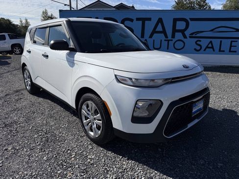 Used 2020 Kia Soul LX FWD image 1