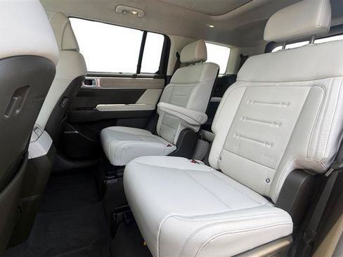 Used 2024 Hyundai Santa Fe Calligraphy AWD/4WD image 16
