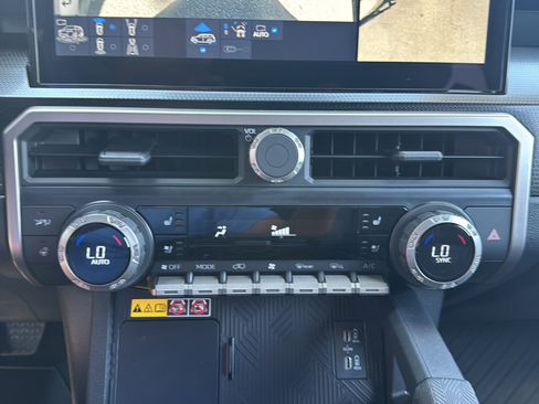 Used 2026 Toyota 4Runner Limited AWD/4WD image 43