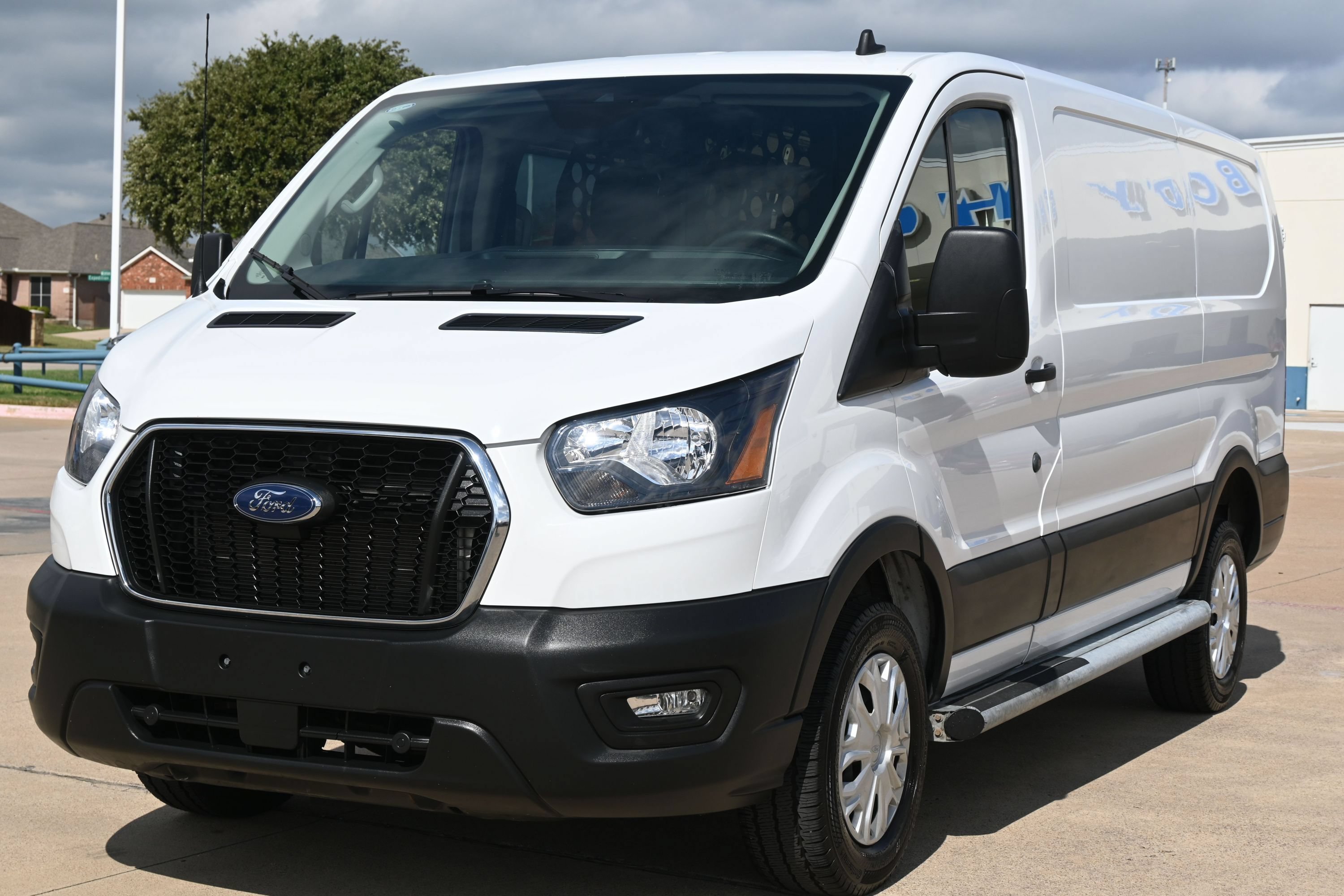 Used 2025 Ford Transit 250 Low Roof w/ Exterior Upgrade Package RWD image 1