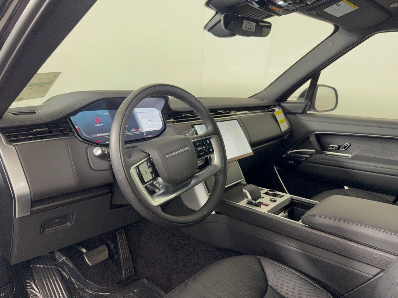 New 2027 Land Rover Range Rover Long Wheelbase SE AWD/4WD image 4
