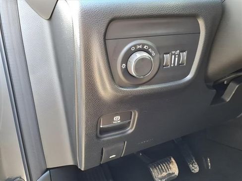 New 2025 Jeep Grand Cherokee Altitude AWD/4WD image 16