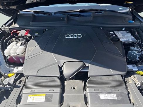 Used 2025 Audi Q7 3.0T Premium AWD/4WD image 43