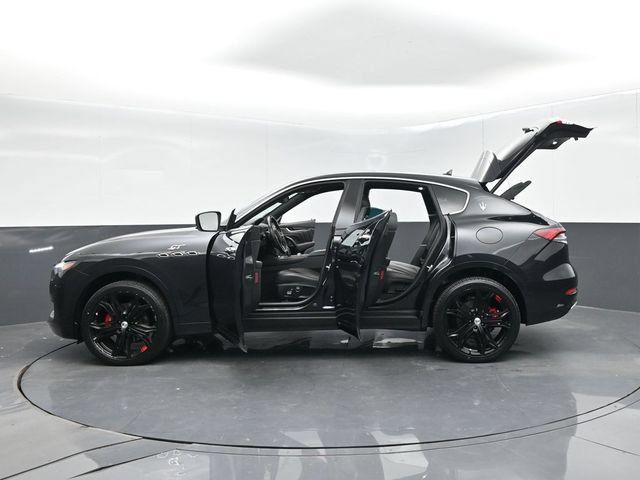 Used 2023 Maserati Levante GT AWD/4WD image 65