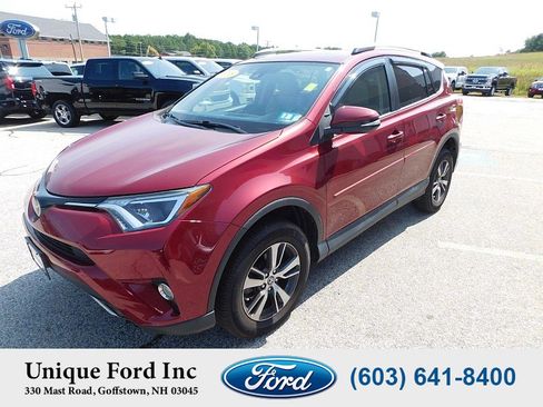 Used 2018 Toyota RAV4 XLE image 4