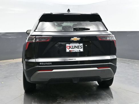 Used 2025 Chevrolet Equinox LT FWD image 6