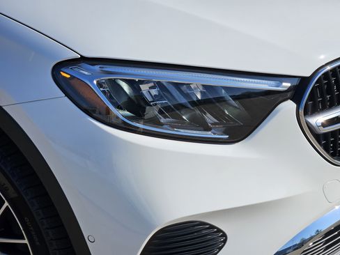 Certified 2026 Mercedes-Benz GLC 300 4MATIC image 6