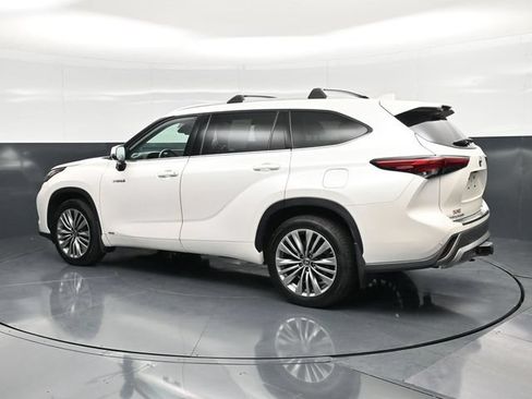 Used 2021 Toyota Highlander Platinum AWD/4WD image 8