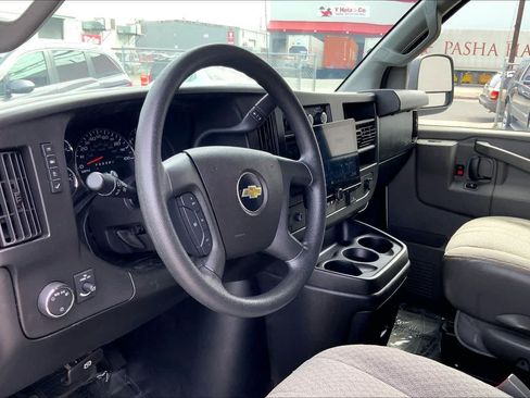 Used 2019 Chevrolet Express 3500 LT w/ LT Preferred Equipment Group RWD image 2