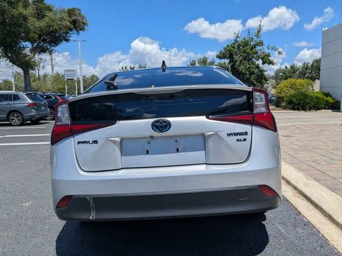 Used 2022 Toyota Prius FWD image 5