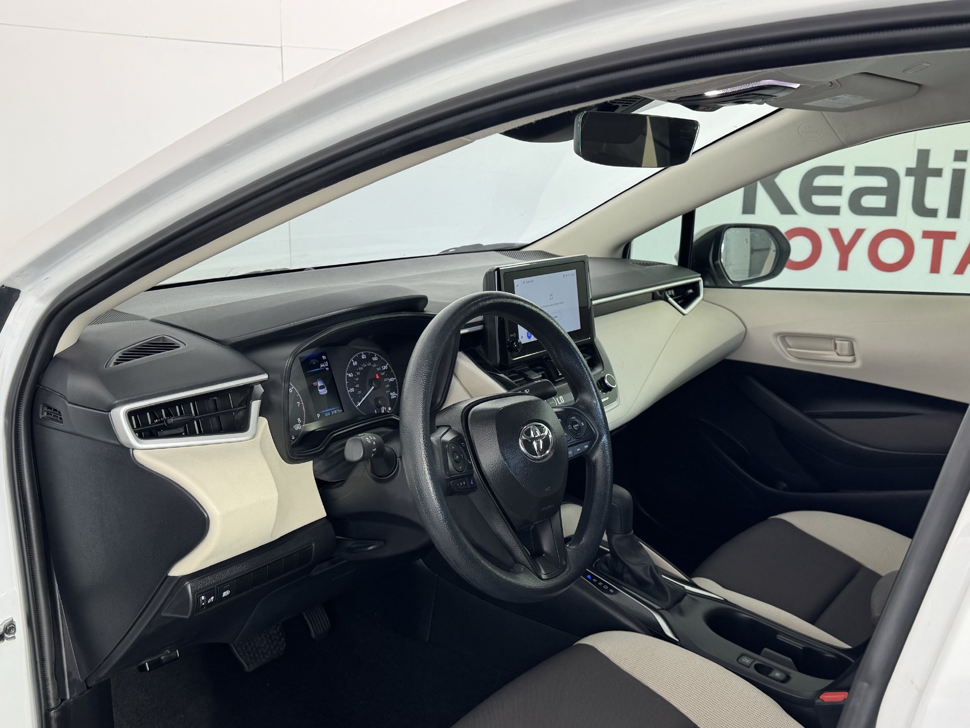 Used 2025 Toyota Corolla LE FWD image 13