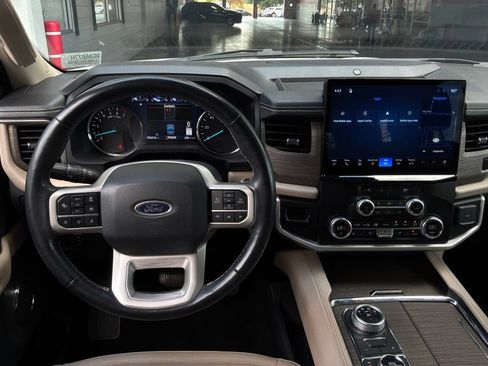 Used 2024 Ford Expedition Limited AWD/4WD image 16