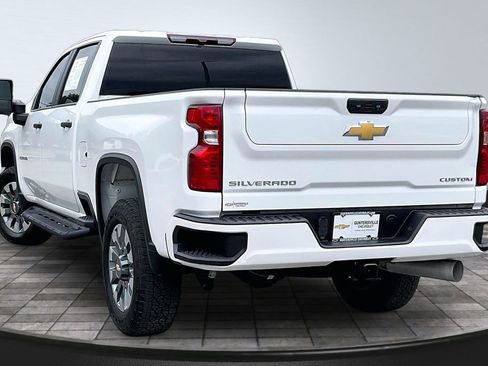 Used 2023 Chevrolet Silverado 2500 Custom w/ Custom Value Package AWD/4WD image 13