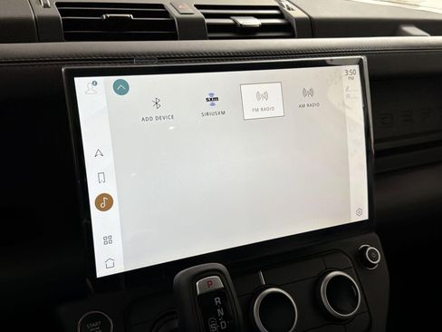 New 2026 Land Rover Defender 130 X-Dynamic SE image 18