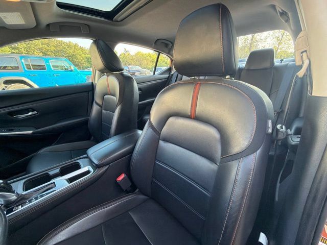 Used 2023 Nissan Sentra SR w/ SR Premium Package FWD image 22