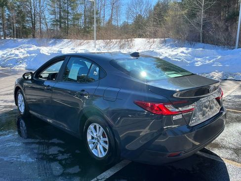 Used 2025 Toyota Camry LE w/ Convenience Package image 3