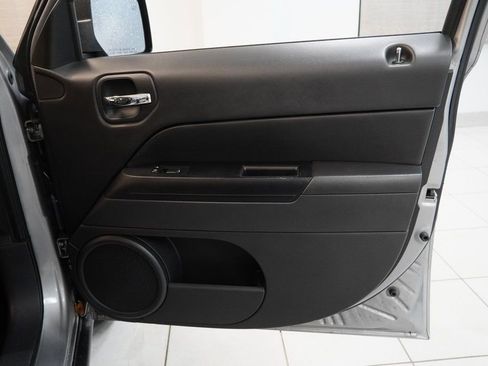 Used 2017 Jeep Patriot High Altitude image 31