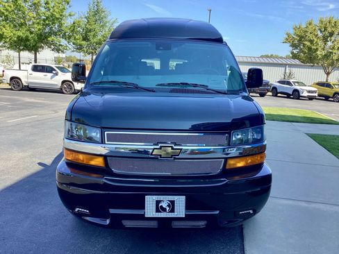 New 2025 Chevrolet Express 2500 Work Van w/ Driver Convenience Package image 6