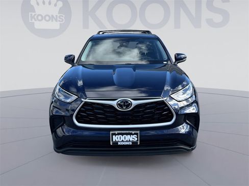 Used 2023 Toyota Highlander L image 11